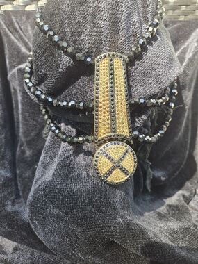 Sparkling Akkad Gold and Black Crystal Pendant Necklace - Women Jewelry